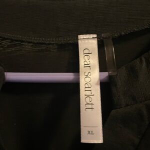 Dear Scarlett Black Top XL